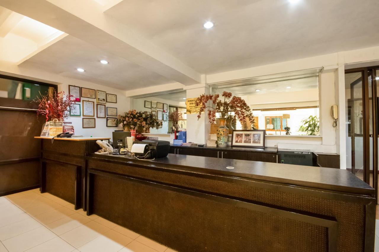 Vaccinated Staff - Oyo 465 Ford'S Inn Cebu Bagian luar foto